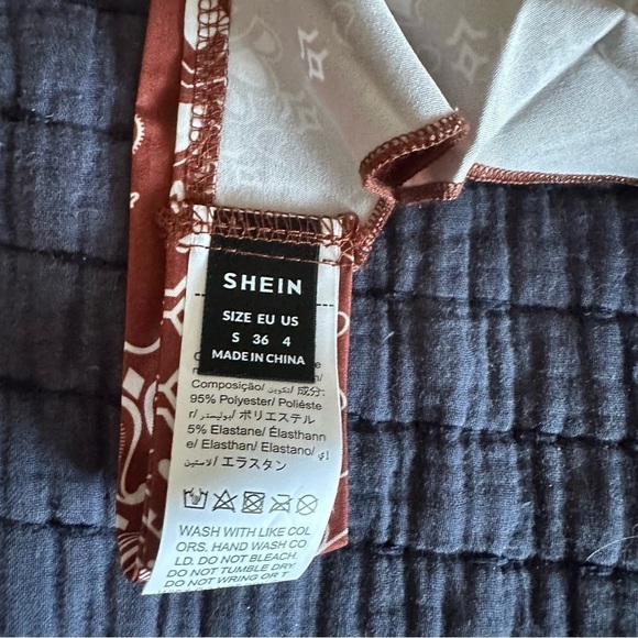 BANDANA Top - Picture 3 of 7